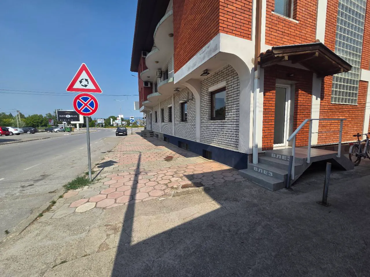 44 m² Commercial Space for Rent on Bulevar 1A, Gevgelija