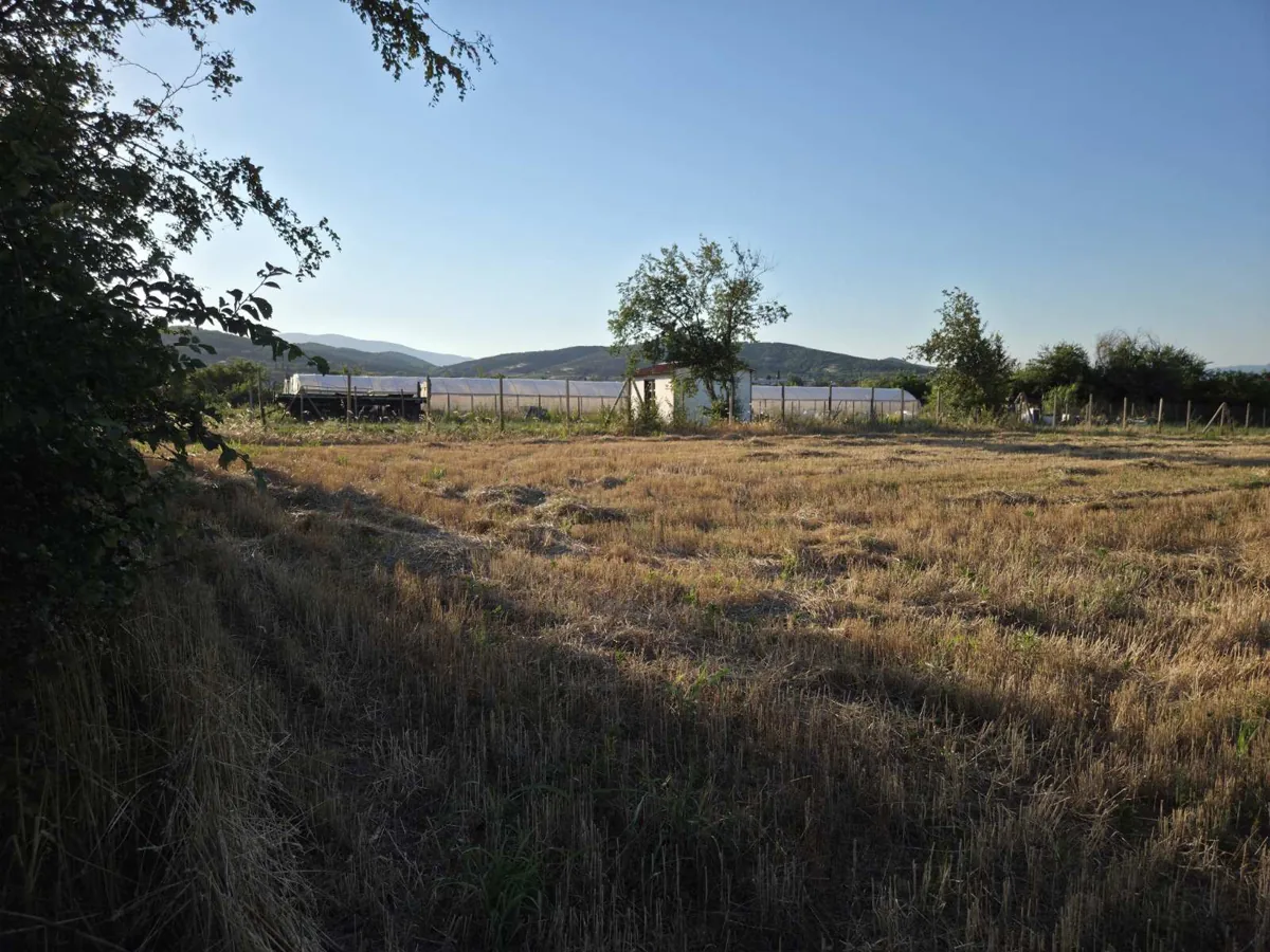 Βιομηχανικό Οικόπεδο στη Νεγκόρτσι - 2,275 m2